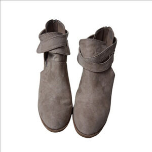 Sugar 7.5 Booties Tan